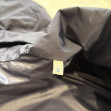 Load image into Gallery viewer, Moncler Etiache Navy Size 5
