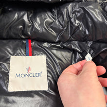 Load image into Gallery viewer, Moncler Cuvellier Black Size 2
