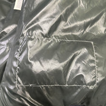 Load image into Gallery viewer, Moncler Balmat Gilet Green &amp; Navy Size 3
