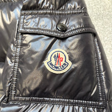 Load image into Gallery viewer, Moncler Ecrins Black Size 5
