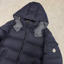 Load image into Gallery viewer, Moncler Montgenevre Navy Size 6
