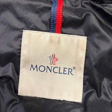 Load image into Gallery viewer, Moncler Salzman Black Size 3
