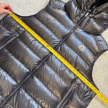 Load image into Gallery viewer, Moncler Barant Gilet Navy Size 7
