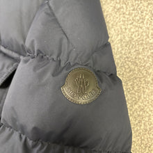 Load image into Gallery viewer, Moncler Augert Navy Size 4
