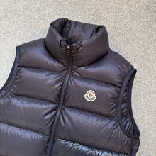 Load image into Gallery viewer, Moncler Sovex Gilet Navy Size 3
