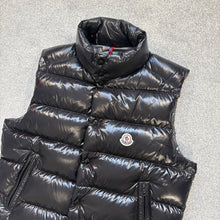 Load image into Gallery viewer, Moncler Tibb Gilet Black Size 4
