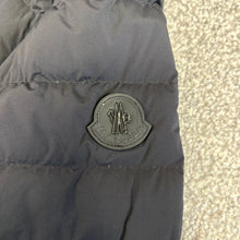 Load image into Gallery viewer, Moncler Nestor Black Size 5
