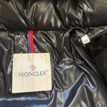 Load image into Gallery viewer, Women’s Moncler Badyfur Black Size 00
