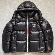 Load image into Gallery viewer, Moncler Montbeliard Black Size 5
