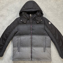 Load image into Gallery viewer, Moncler Rouve Grey &amp; Black Size 6
