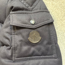 Load image into Gallery viewer, Moncler Allemand Navy Size 7
