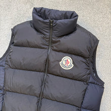 Load image into Gallery viewer, Moncler Almaz Gilet Black &amp; Navy Size 2

