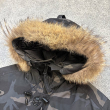 Load image into Gallery viewer, Canada Goose Chateau Parka Black Camo Size Medium
