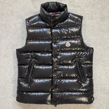 Load image into Gallery viewer, Moncler Tibb Gilet Black Size 4
