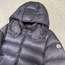 Load image into Gallery viewer, Moncler Willm Navy Size 3
