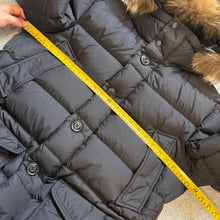 Load image into Gallery viewer, Moncler Cluny Black Size 5
