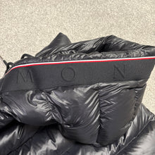 Load image into Gallery viewer, Moncler Luiro Gilet Black Size 5
