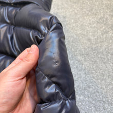 Load image into Gallery viewer, Moncler Mounier Navy Size 5
