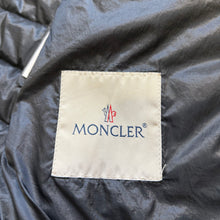 Load image into Gallery viewer, Moncler Cyriaque Gilet Navy Age 12
