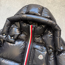 Load image into Gallery viewer, Moncler Montbeliard Black Size 5
