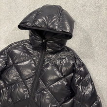 Load image into Gallery viewer, Women’s Moncler Echinops Black Size 4

