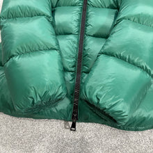 Load image into Gallery viewer, Women’s Moncler Seritte Green Size 1
