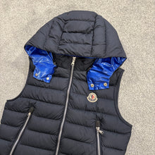 Load image into Gallery viewer, Moncler Laro Gilet Navy Age12
