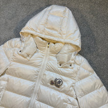 Load image into Gallery viewer, Moncler Bramant White Size 6
