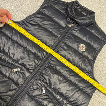 Load image into Gallery viewer, Moncler Gui Gilet Navy Size 1
