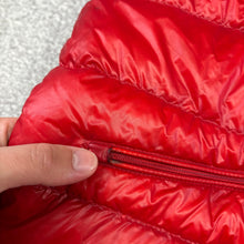 Load image into Gallery viewer, Moncler Gui Gilet Red Size 6
