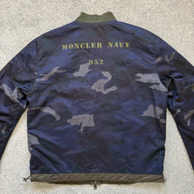 Load image into Gallery viewer, Moncler Graf Reversible Khaki &amp; Navy Camo Size 3
