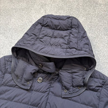 Load image into Gallery viewer, Moncler Delion Navy Size 3
