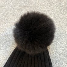 Load image into Gallery viewer, Women’s Moncler Pom-Pom Beanie Black SzUNI
