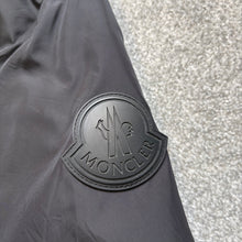 Load image into Gallery viewer, Moncler Menue Black Size 4
