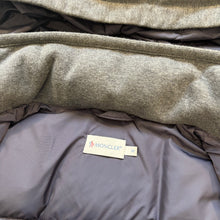 Load image into Gallery viewer, Moncler Maglia Gilet Grey Size Small
