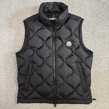 Load image into Gallery viewer, Moncler Allemont Gilet Black Size 2
