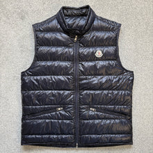Load image into Gallery viewer, Moncler Gui Gilet Navy Size 4
