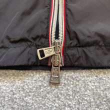 Load image into Gallery viewer, Moncler Portneuf Black Size 3
