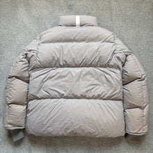 Load image into Gallery viewer, Canada Goose Everett Grey Size XL
