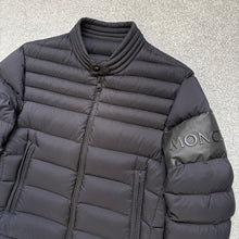 Load image into Gallery viewer, Moncler Arree Black Size 3

