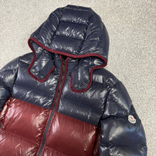 Load image into Gallery viewer, Moncler Harry Navy &amp; Burgundy Size 5
