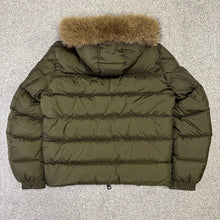 Load image into Gallery viewer, Moncler Marque Khaki Size 2
