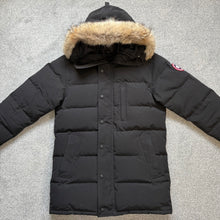 Load image into Gallery viewer, Canada Goose Carson Black Size Large
