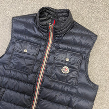 Load image into Gallery viewer, Moncler Achille Gilet Navy Size 2
