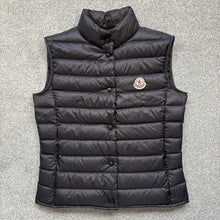 Load image into Gallery viewer, Women’s Moncler Liane Gilet Black Size 0
