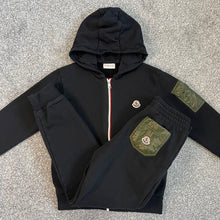 Load image into Gallery viewer, Moncler Tracksuit Black Age 12
