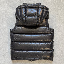 Load image into Gallery viewer, Moncler Lacet Gilet Black Size 2
