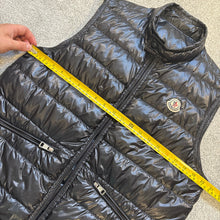Load image into Gallery viewer, Moncler Gui Gilet Black Size 2
