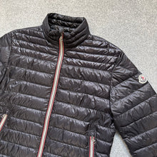 Load image into Gallery viewer, Moncler Daniel Black Size 3
