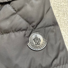 Load image into Gallery viewer, Moncler Nicloux Black Size 2
